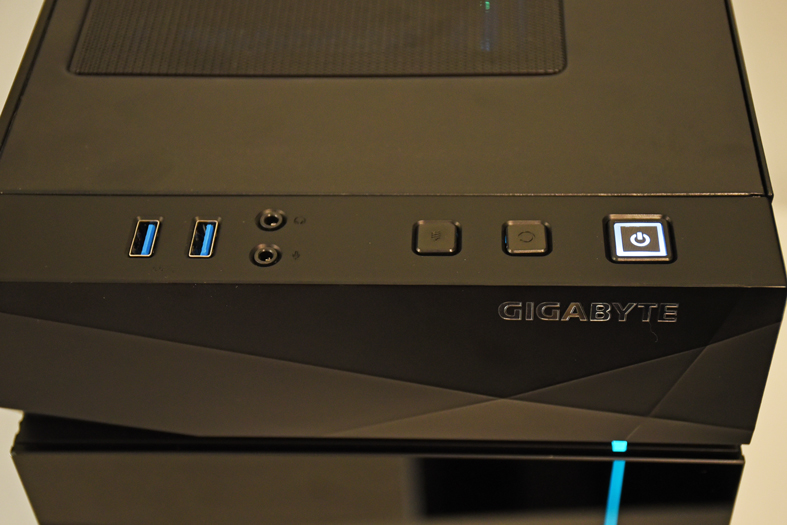 VRCPC | Giga Build | i5-14400F | RTX 5070 | 32GB DDR5 RAM | 1TB NVMe SSD | 3-Year Warranty